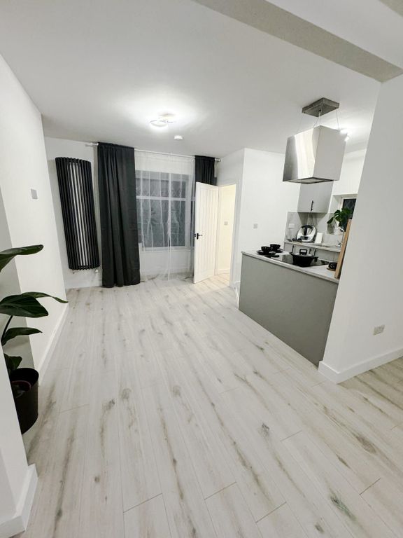 Property photo 2 of 22 Gallery