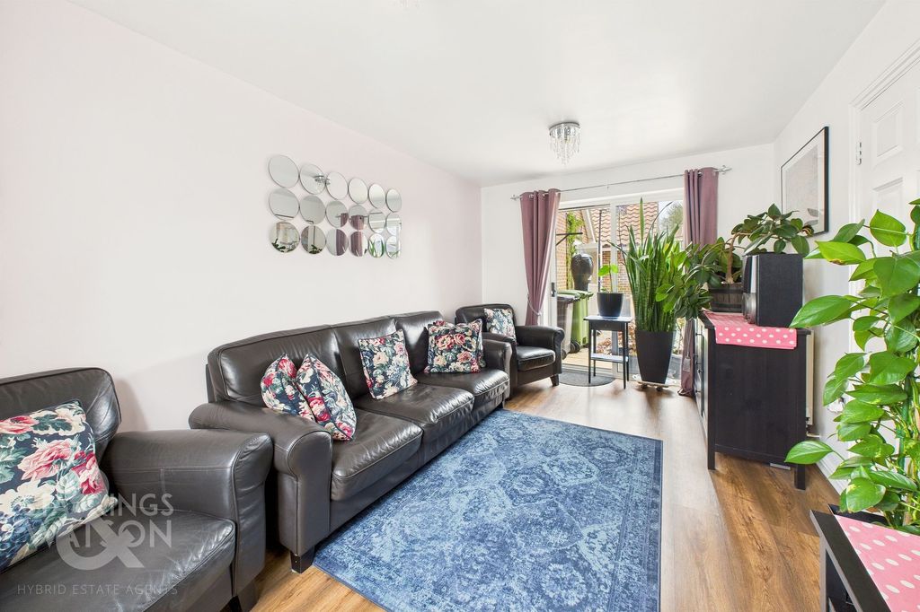 Property photo 1 of 24