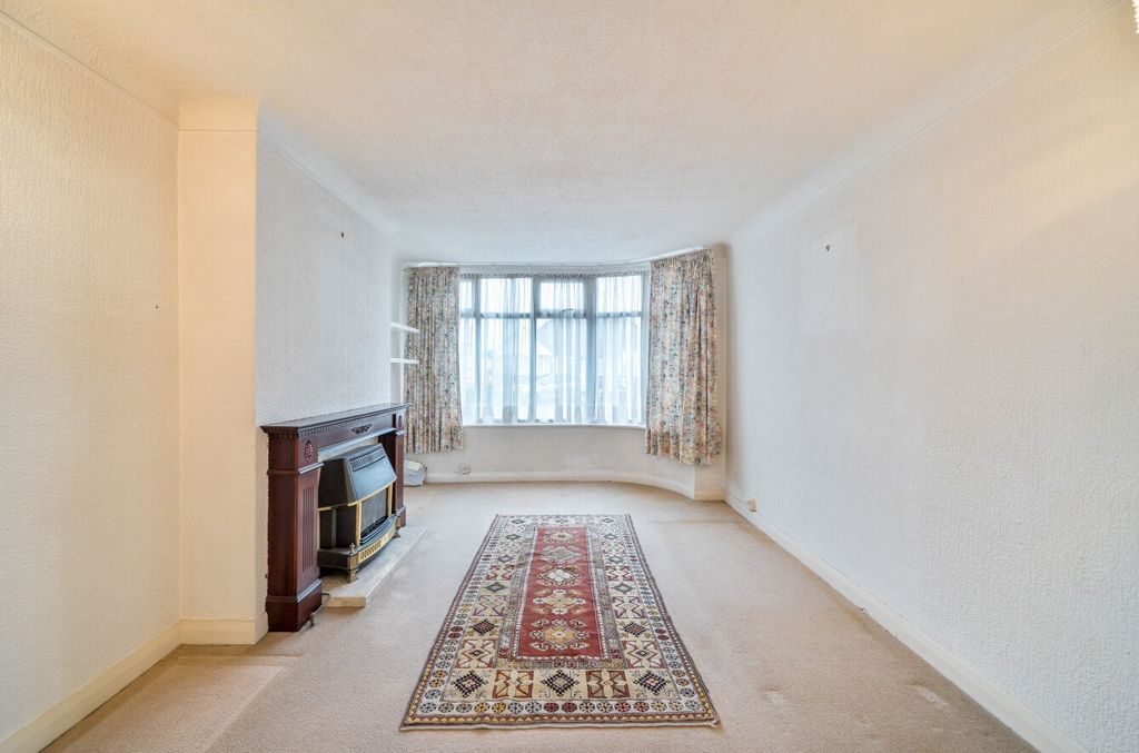 Property photo 3 of 16 3