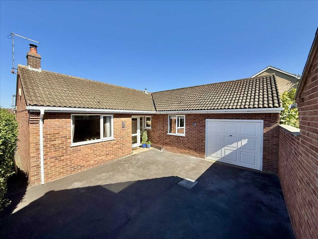 Property photo 3 of 33