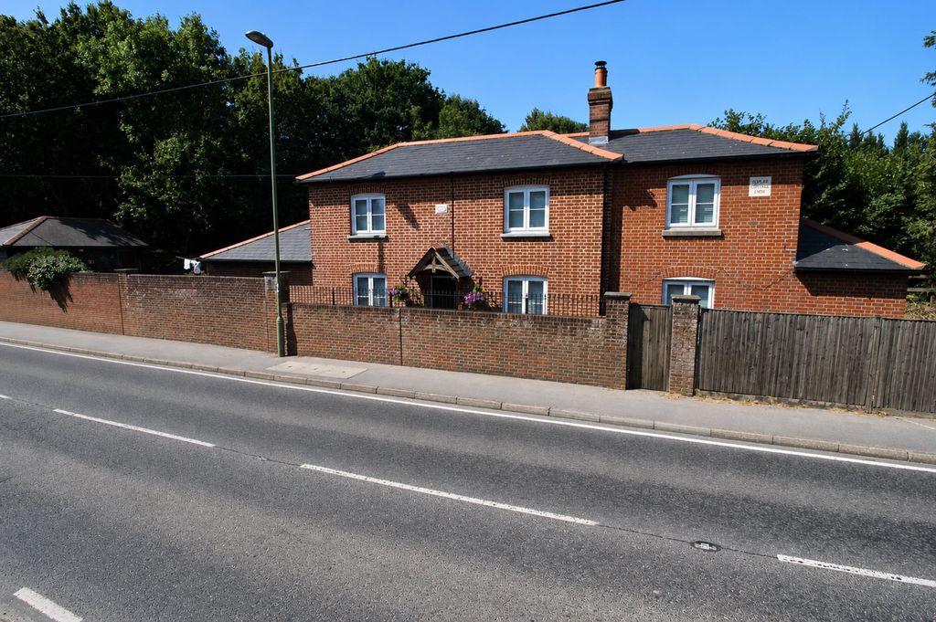 Property photo 1 of 26