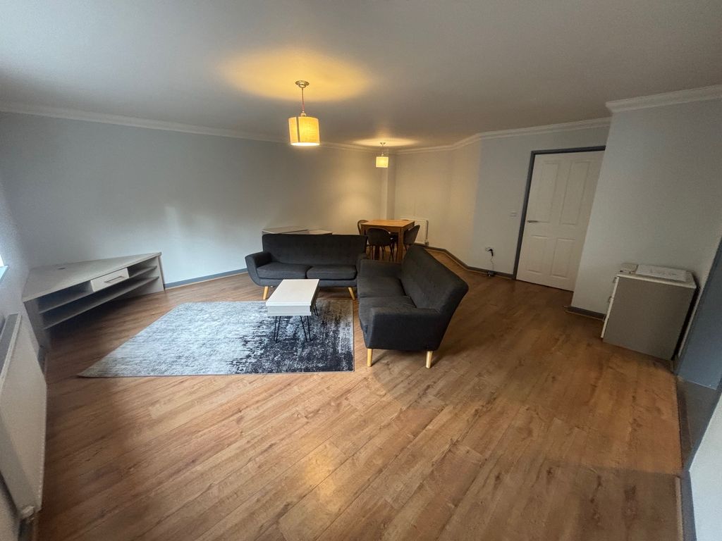 Property photo 3 of 18 Image