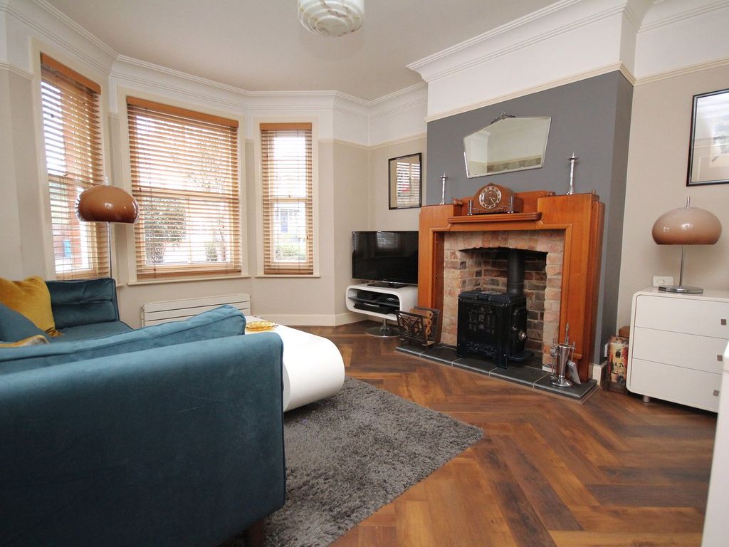 Property photo 3 of 37