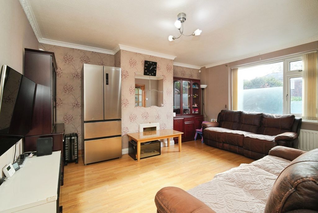 Property photo 3 of 15 Pbox-Img.Jpg