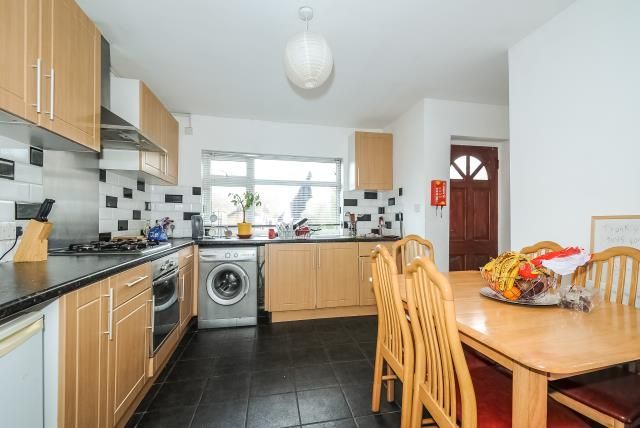 Property photo 2 of 17 Kitchen