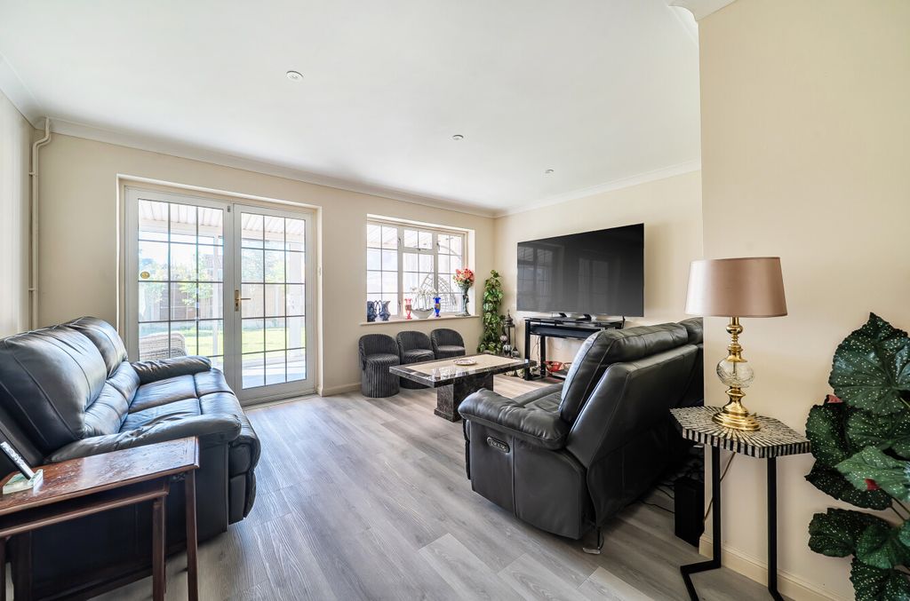 Property photo 2 of 20 1438702-1-69d5383...