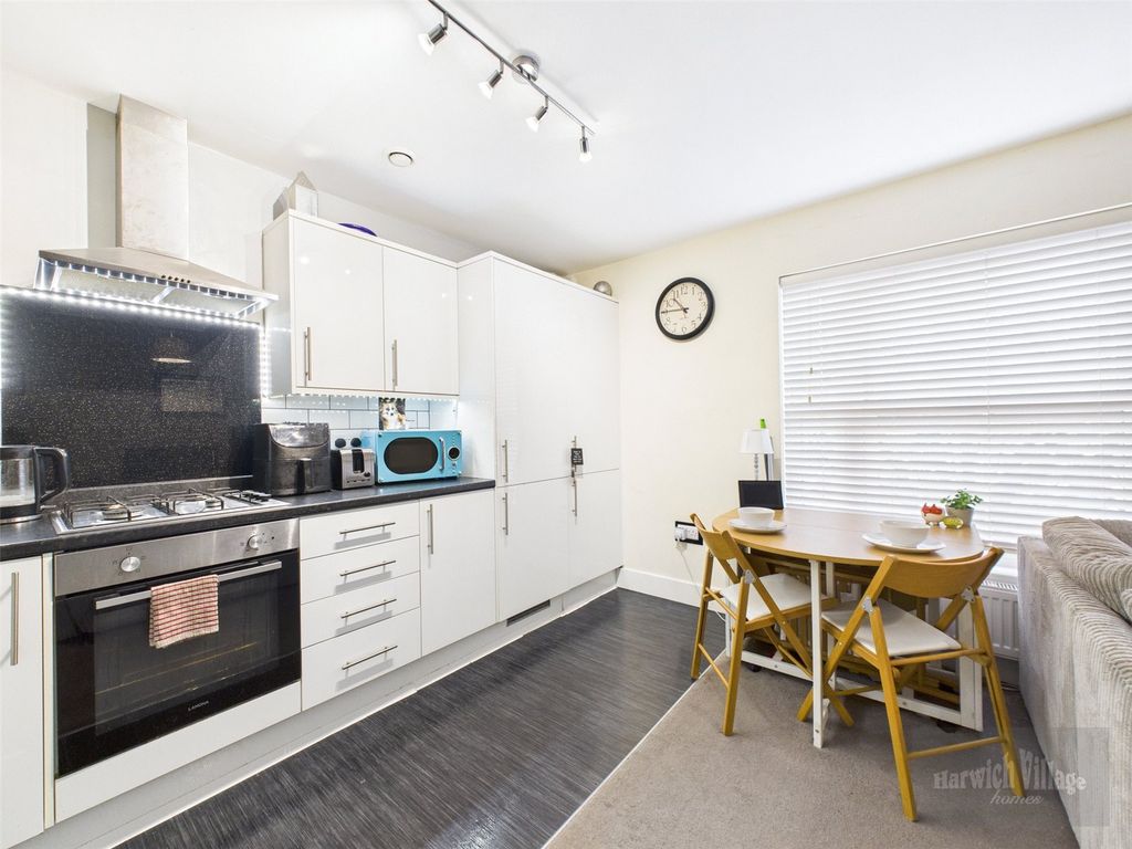 Property photo 3 of 10 Picture 3