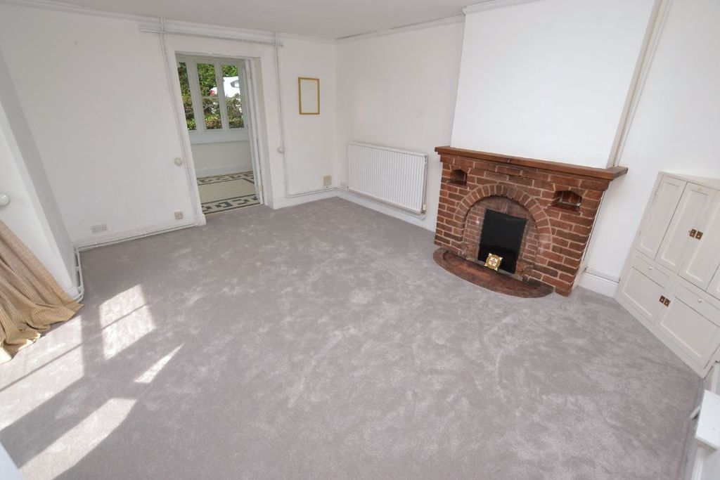 Property photo 3 of 21