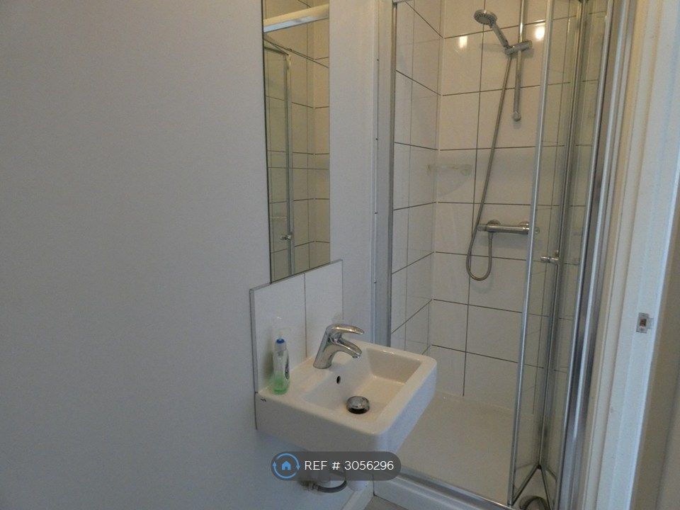Property photo 3 of 6 Room 4 En-Suite