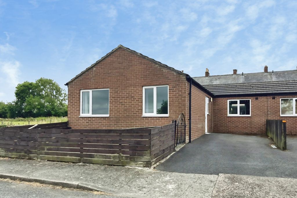 Property photo 1 of 11 Outside