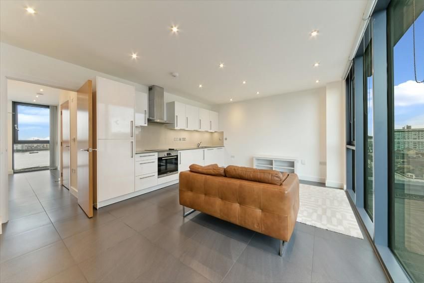 Property photo 2 of 8 Reception