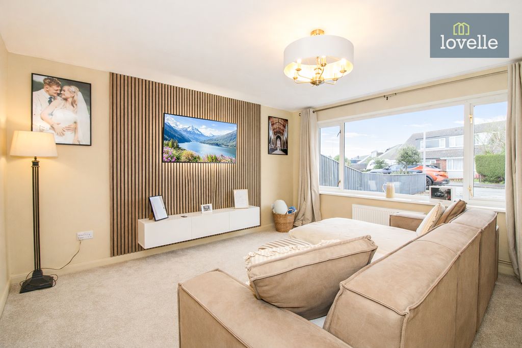 Property photo 3 of 19