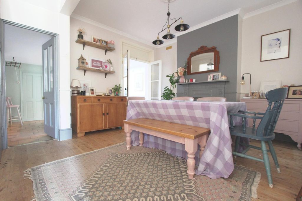 Property photo 3 of 18 Photo 13