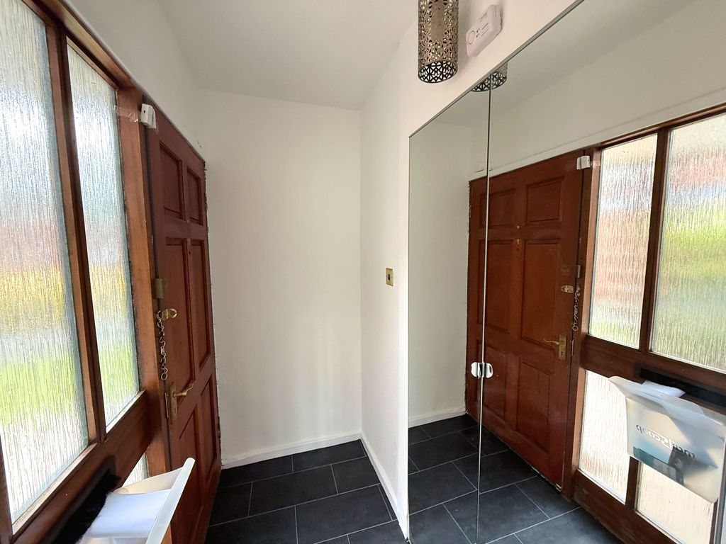 Property photo 2 of 25