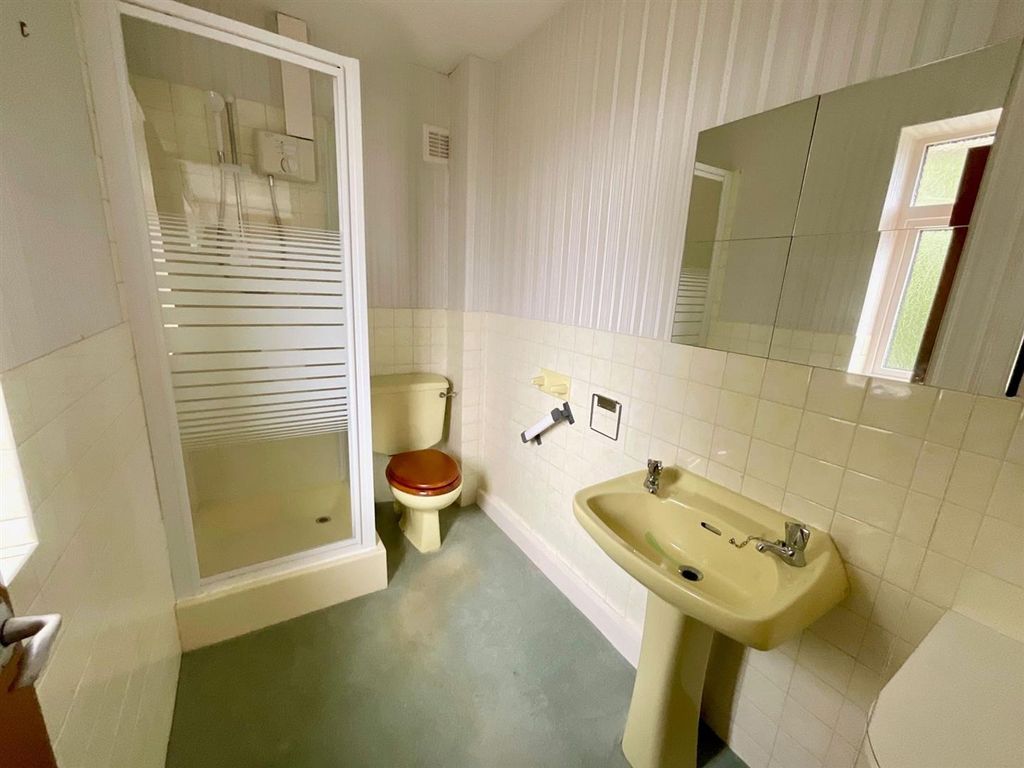 Additional image 8 of 2 bed flat for saleHall Park Close, Scalby YO13