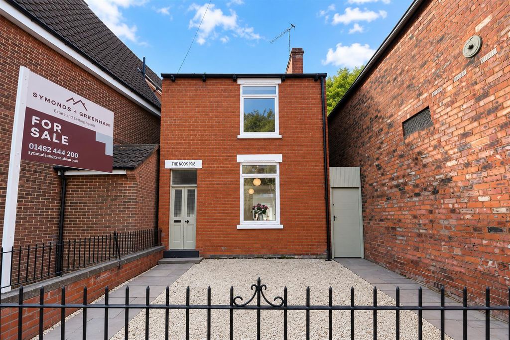 Property photo 1 of 28