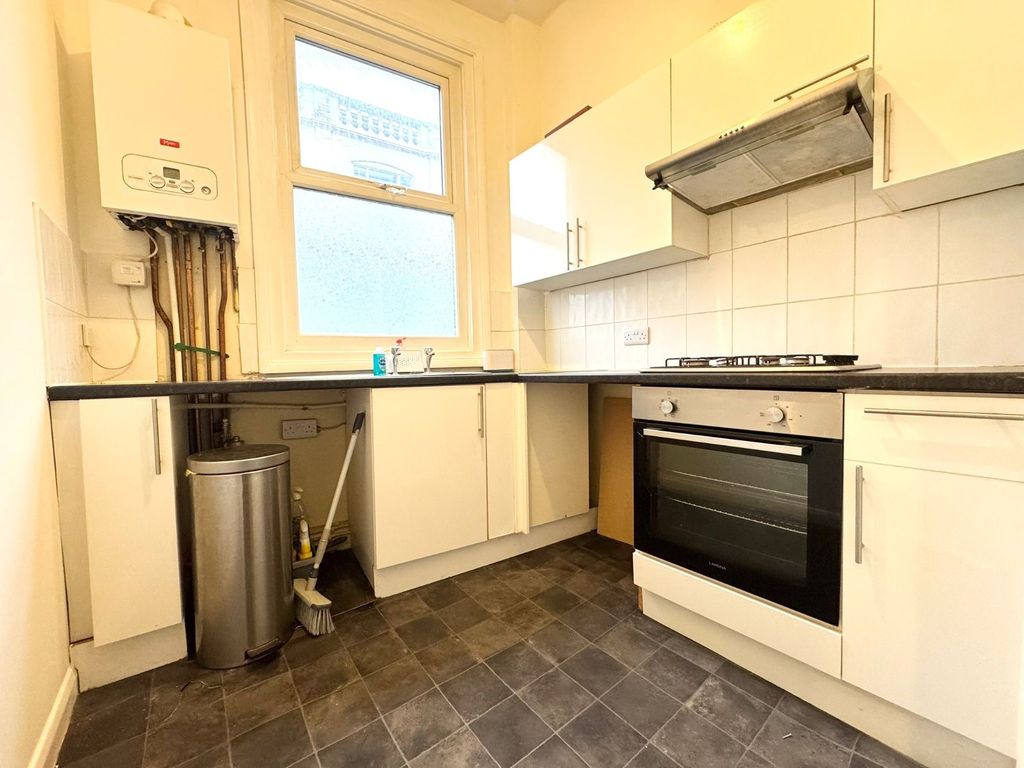 Property photo 2 of 4 Picture No. 16