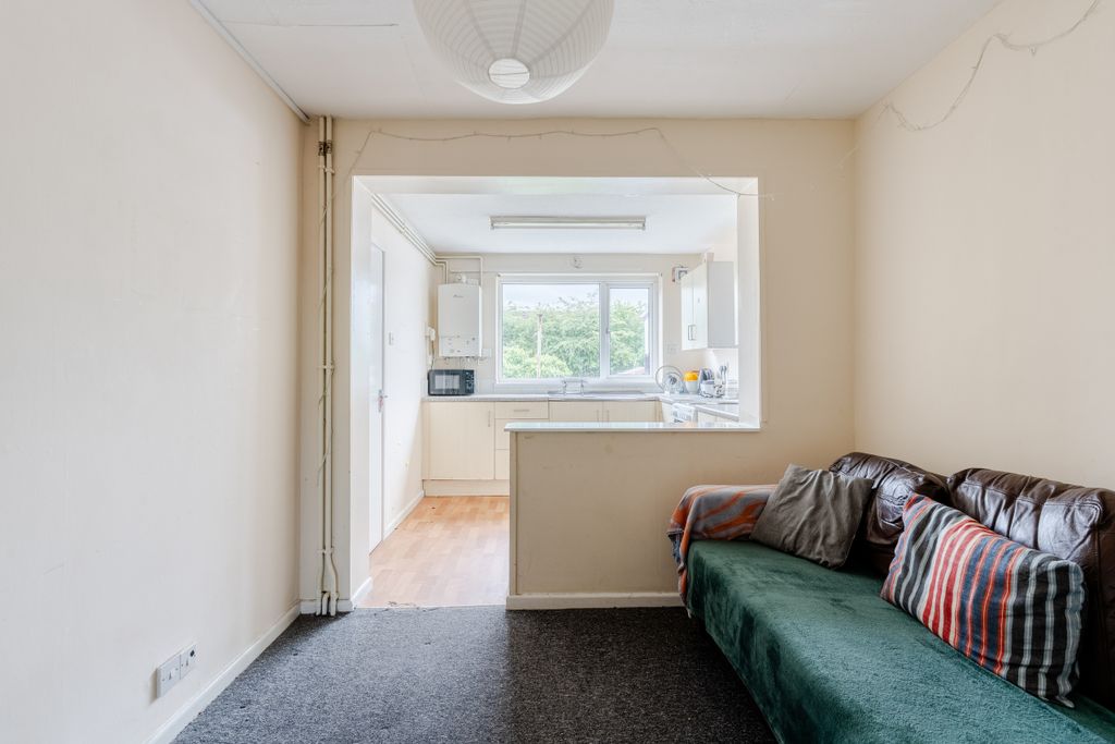 Property photo 1 of 16 A7409499-Hdr-2