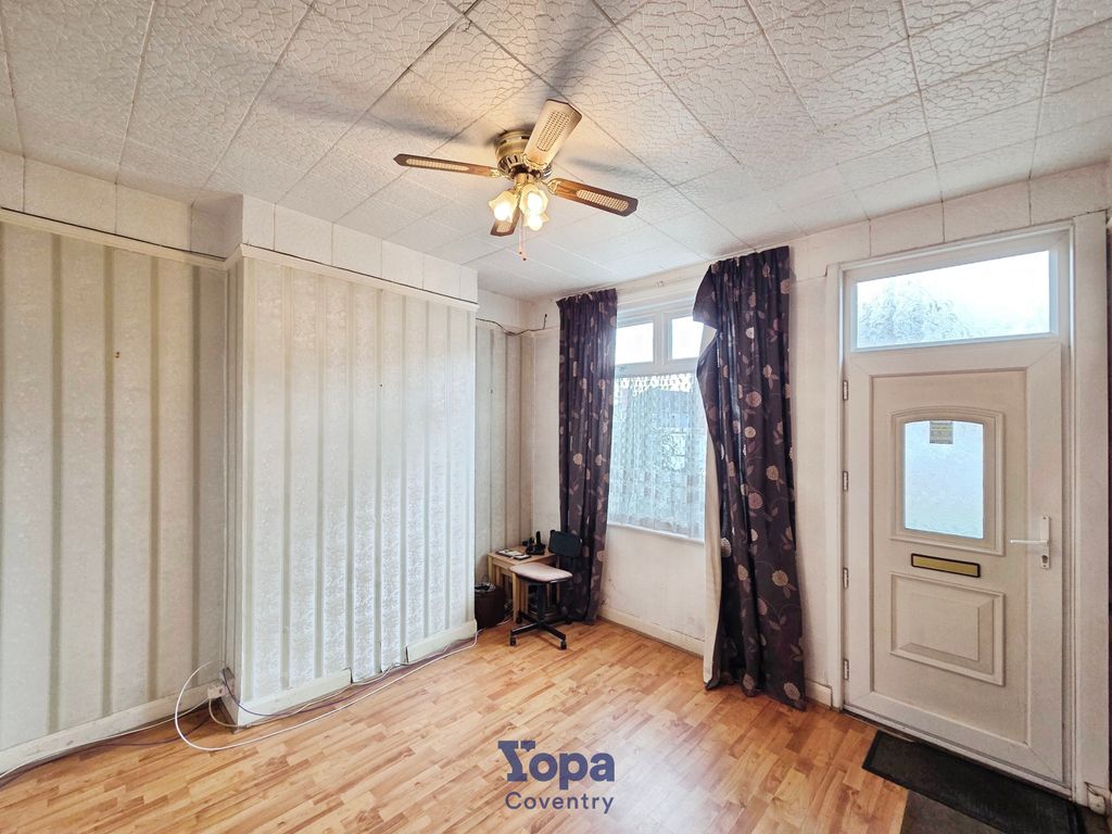 Property photo 3 of 15 C910265d-39228