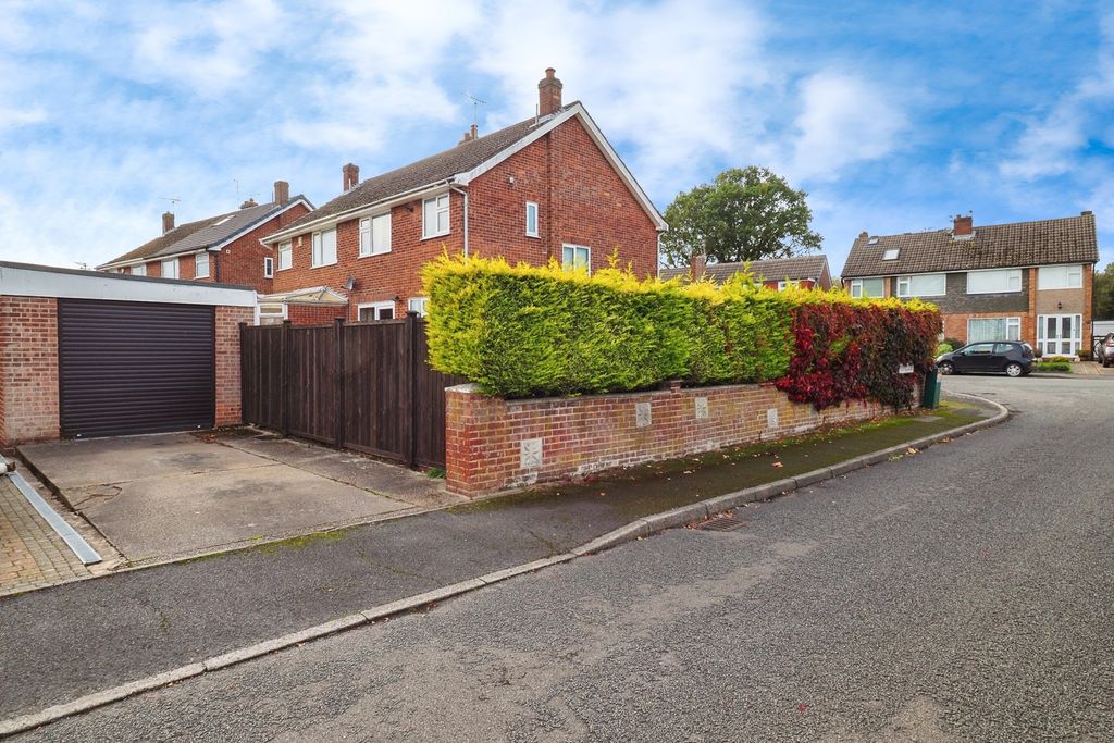 Property photo 3 of 17 Photo