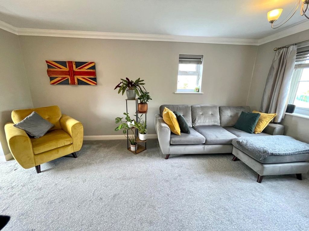 Property photo 2 of 17 15