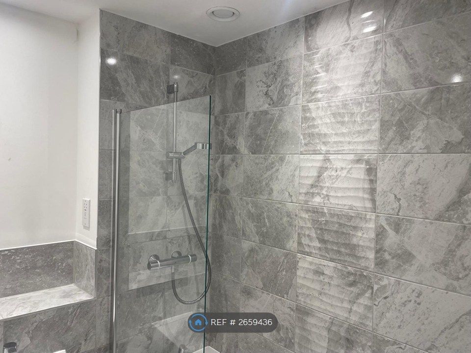 Property photo 1 of 7 Shower