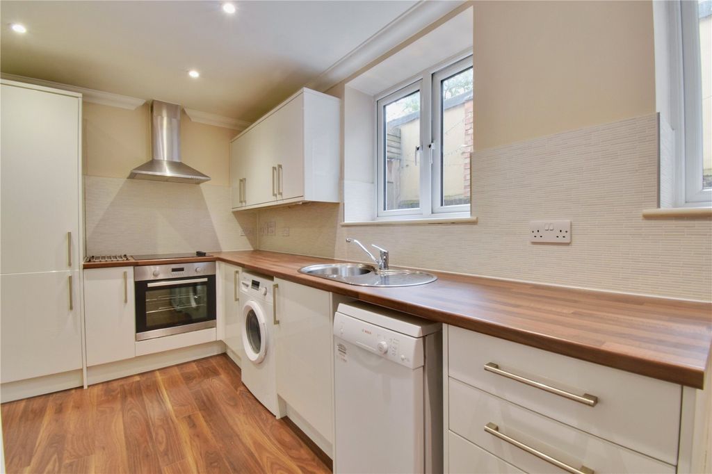 Property photo 3 of 8 Picture No. 05