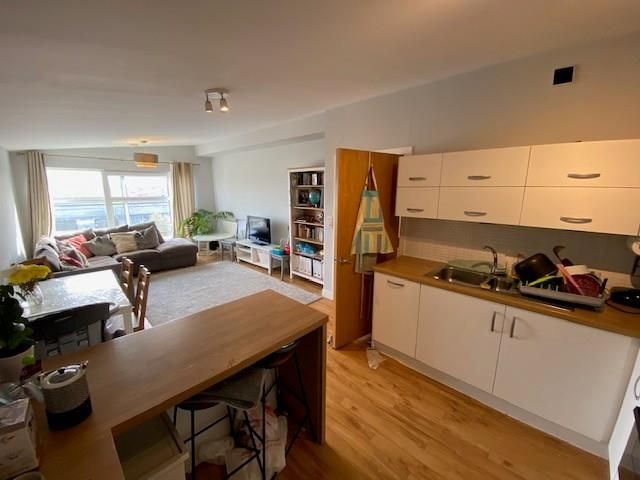 Property photo 3 of 17 Lounge Kitchen