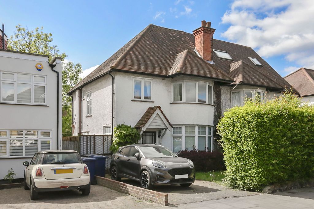 Property photo 1 of 11