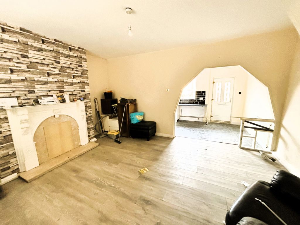 Property photo 2 of 5 Gallery