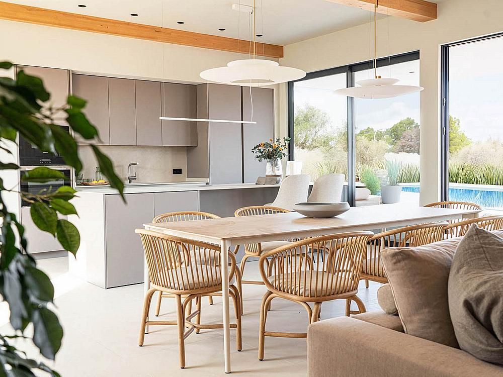 Property photo 3 of 36