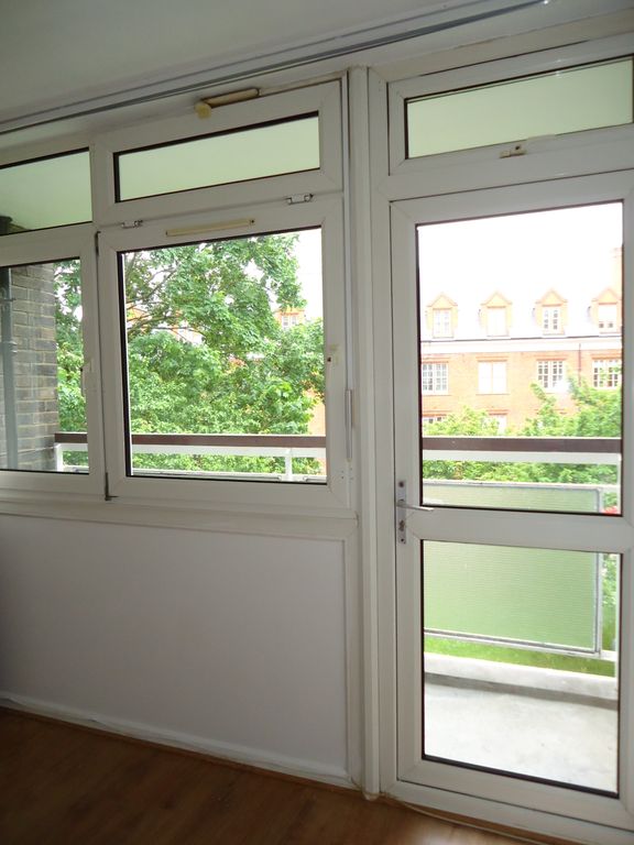 Property photo 3 of 8 Balcony