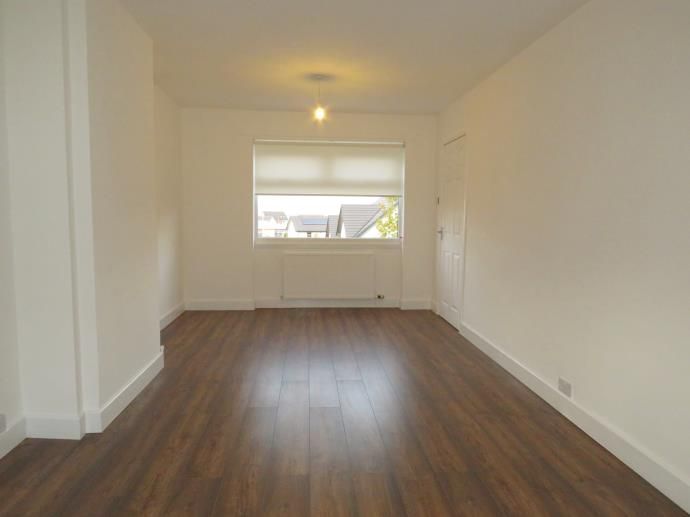 Property photo 2 of 8 Lounge