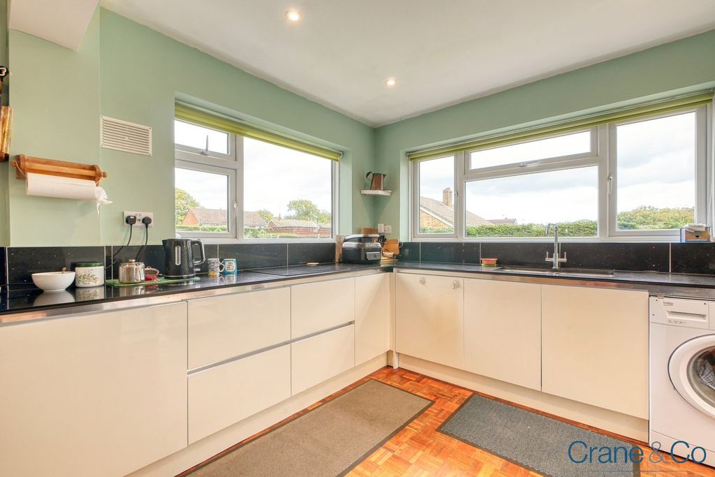 Property photo 3 of 27