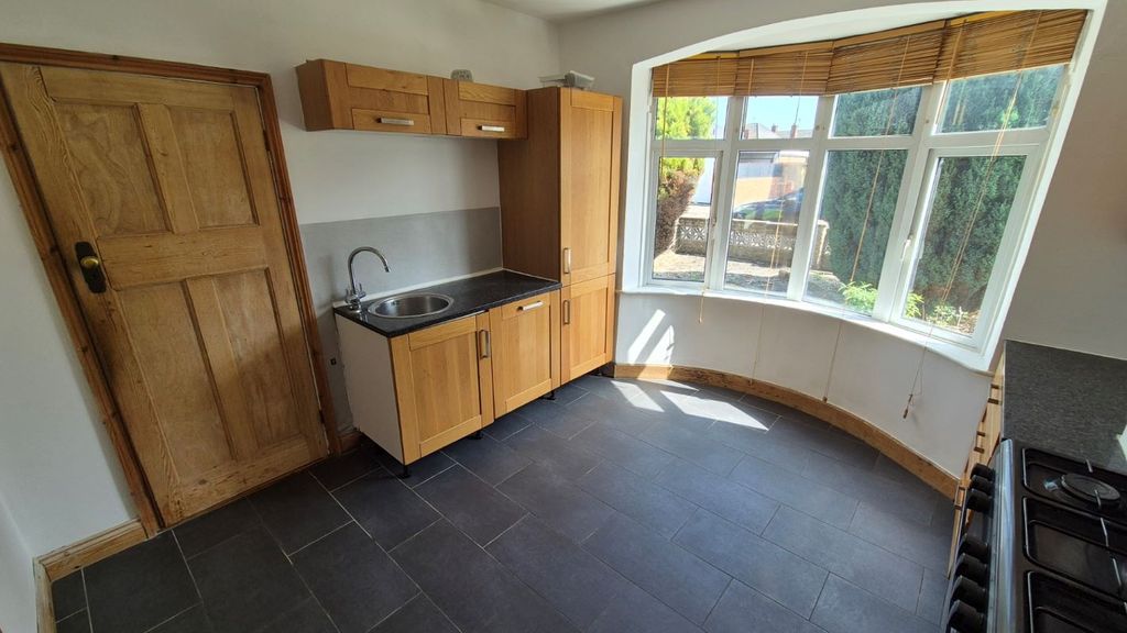 Property photo 3 of 31