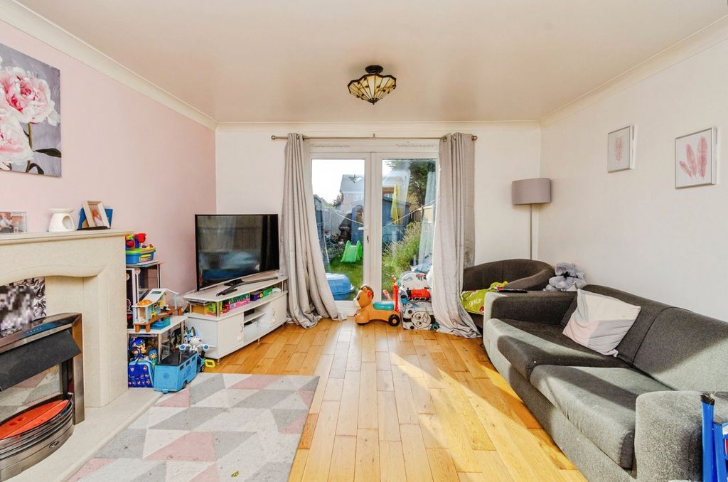 Property photo 2 of 15 Photo