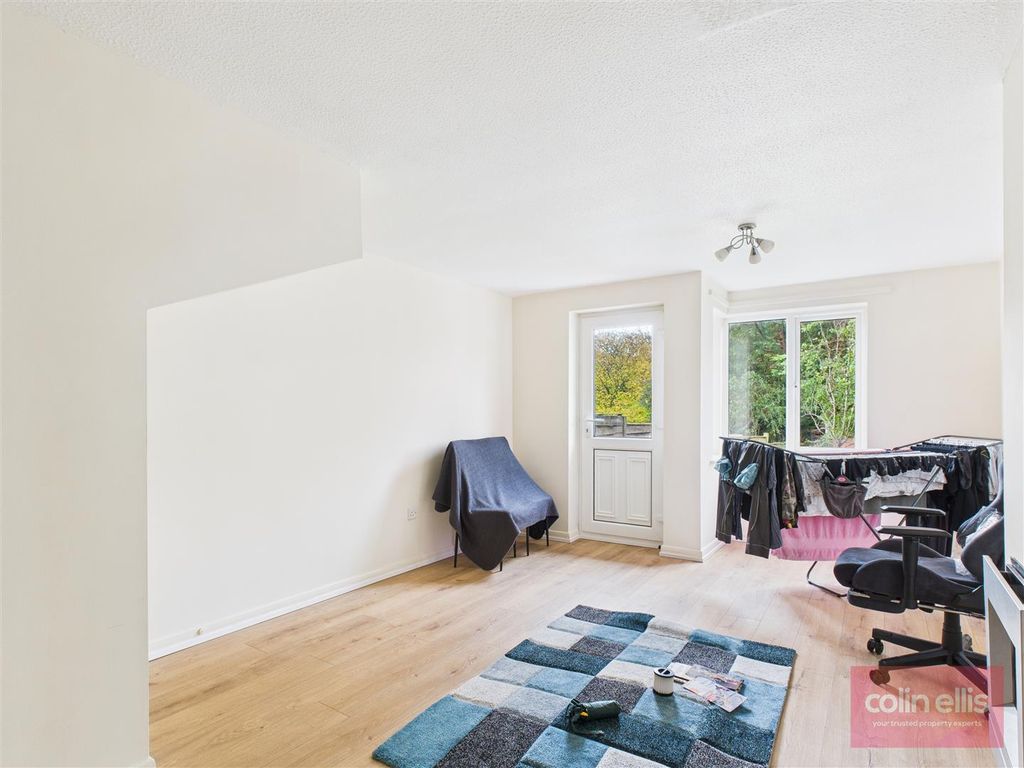 Property photo 2 of 11 Cam05075G0-Pr0237-Still001.Jpg