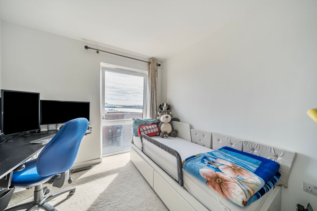 Property photo 3 of 17 Image