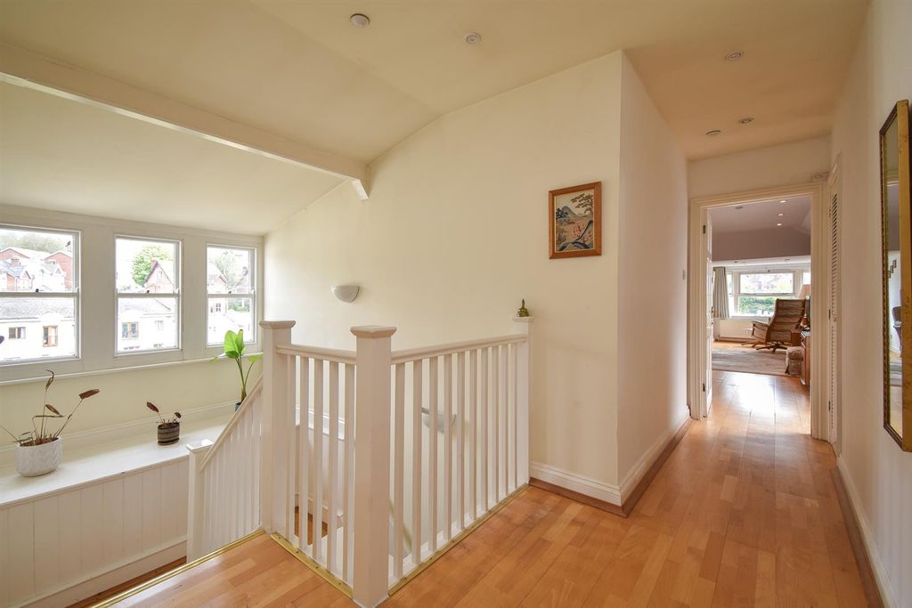 Property photo 3 of 17 Hallway
