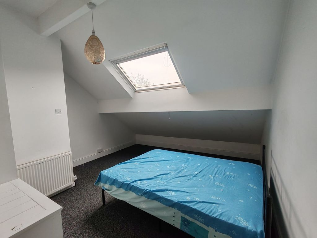 Property photo 3 of 5 Photo 5