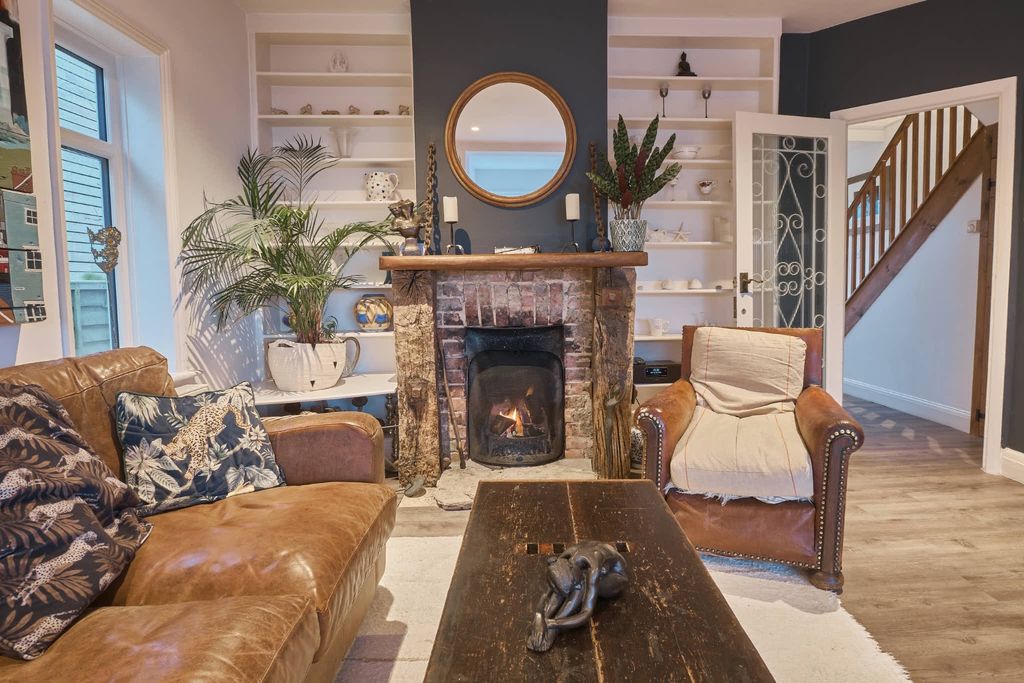 Property photo 3 of 41 4709765