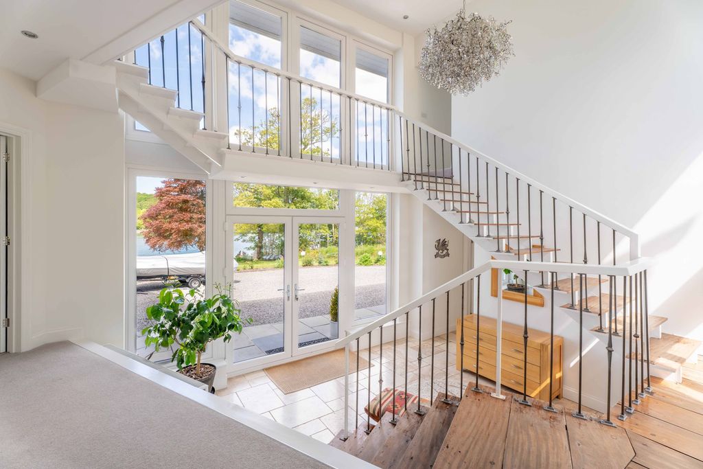 Property photo 3 of 50