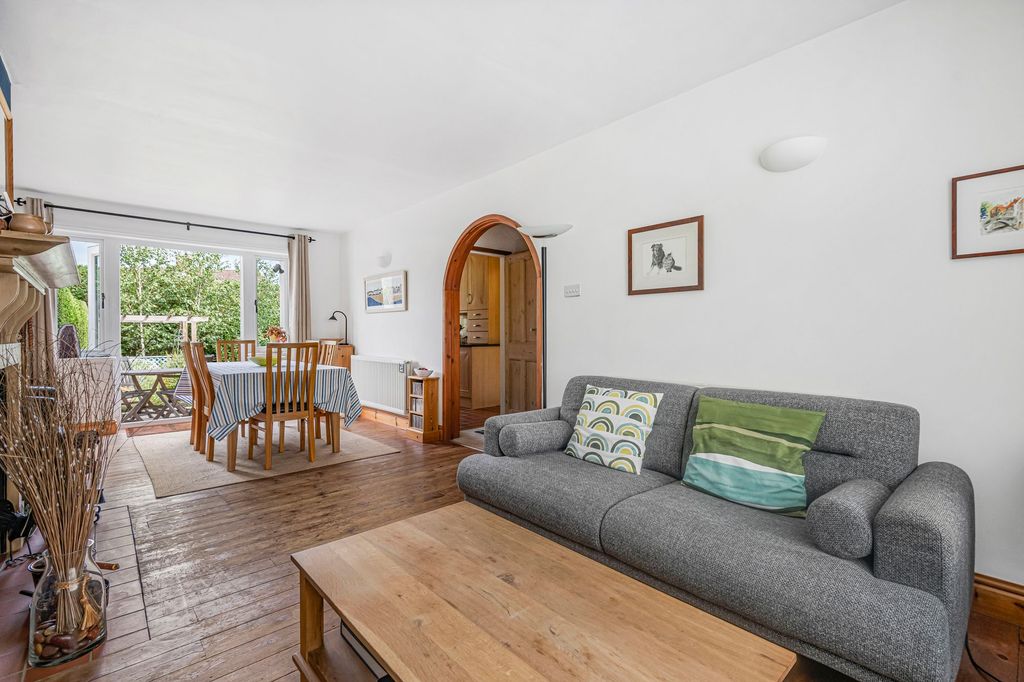 Property photo 2 of 12