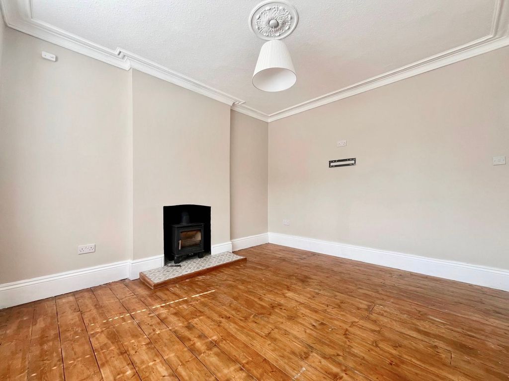 Property photo 2 of 25