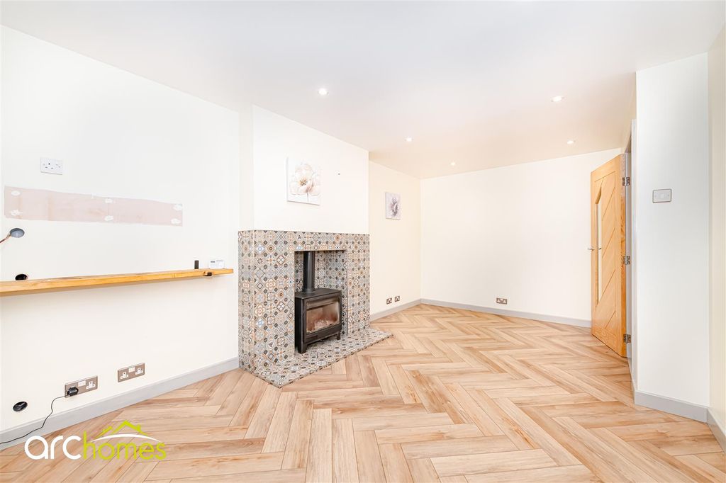 Property photo 2 of 32 Conway-11.Jpg