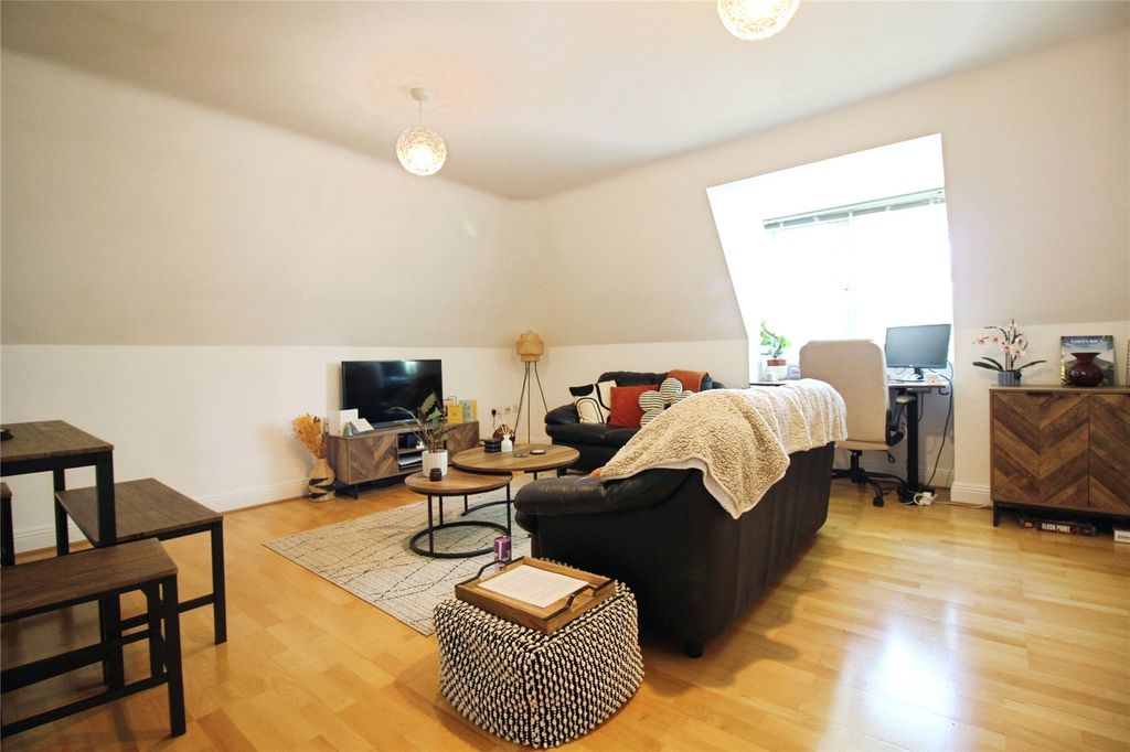 Property photo 2 of 12 Picture No. 30