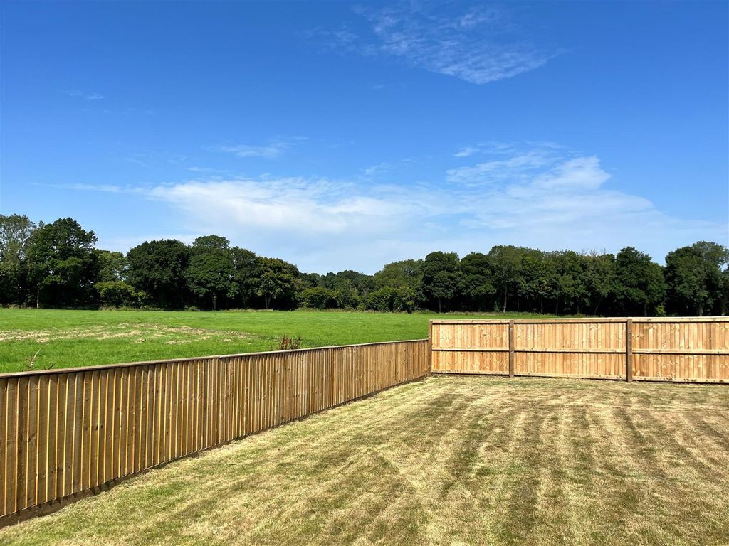 Property photo 2 of 15 Plot 9 Garden 1.Jpg