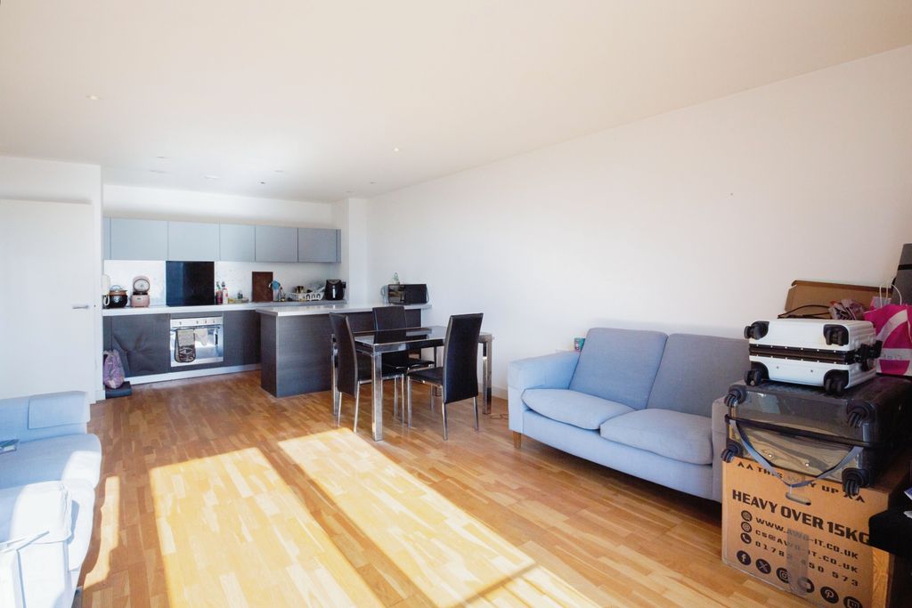 Property photo 2 of 19 Photography