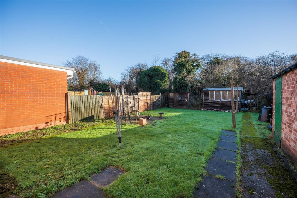 Property photo 2 of 14 Garden