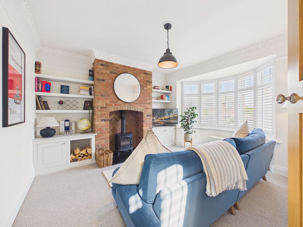 Property photo 2 of 15 Lounge